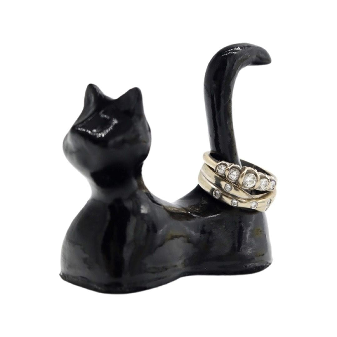 Hand sculpted black cat ring holder made from polymer clay by Daree’s Designs