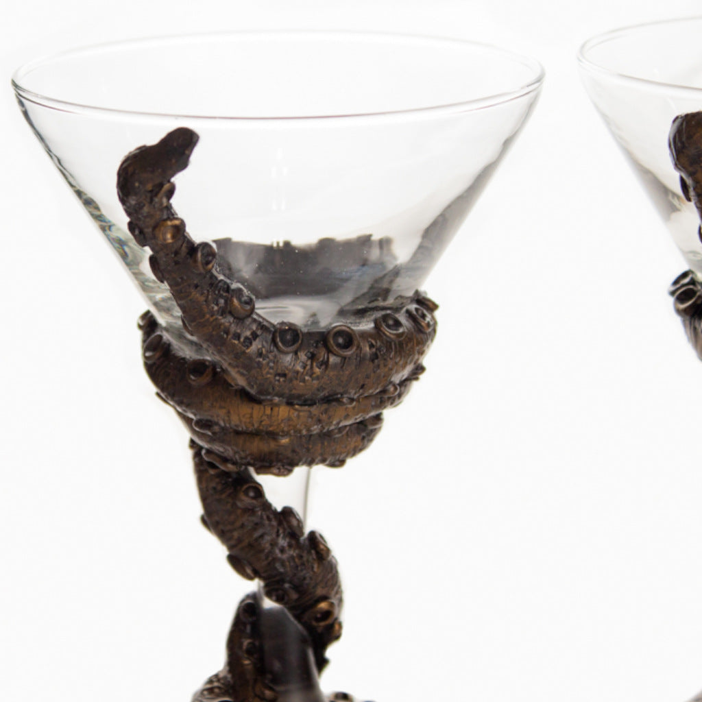 You&#39;ll feel like you found a buried treasure with this martini glassware set.